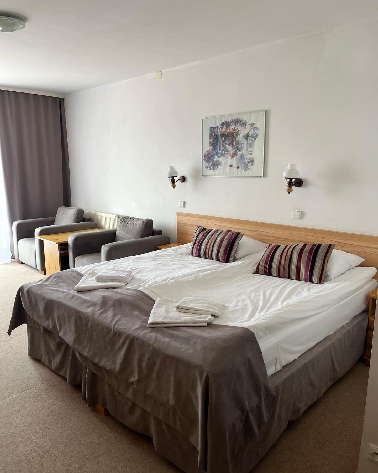 Eva Hotel มรุงโกโว ภายนอก รูปภาพ