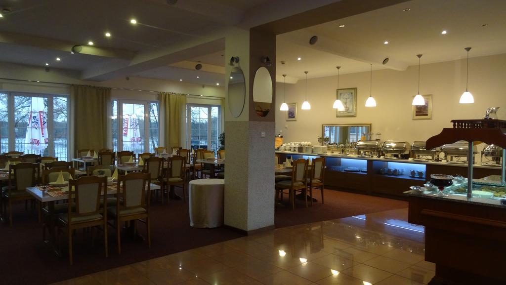 Eva Hotel มรุงโกโว ภายนอก รูปภาพ